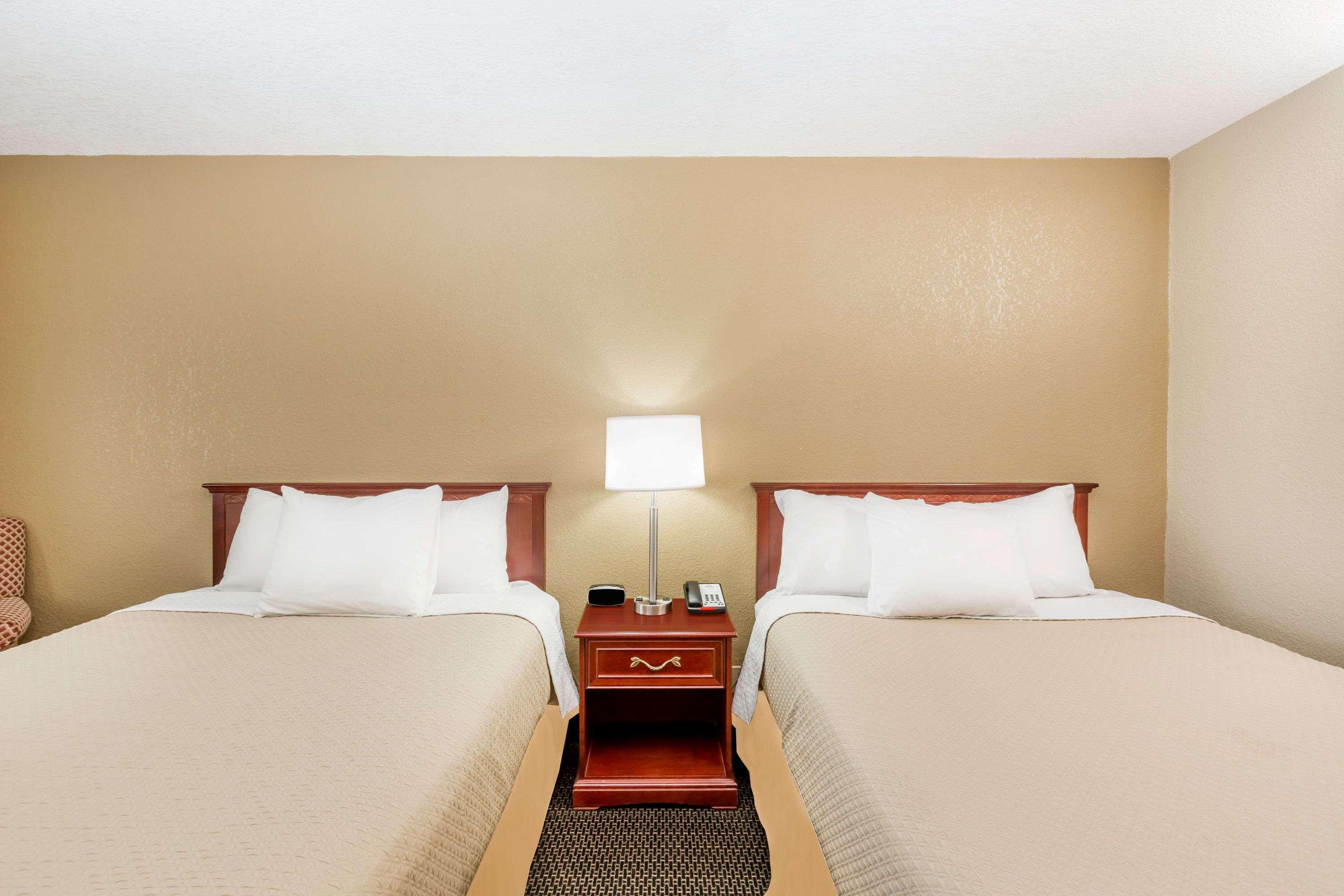 Days Inn By Wyndham West Des Moines Kültér fotó