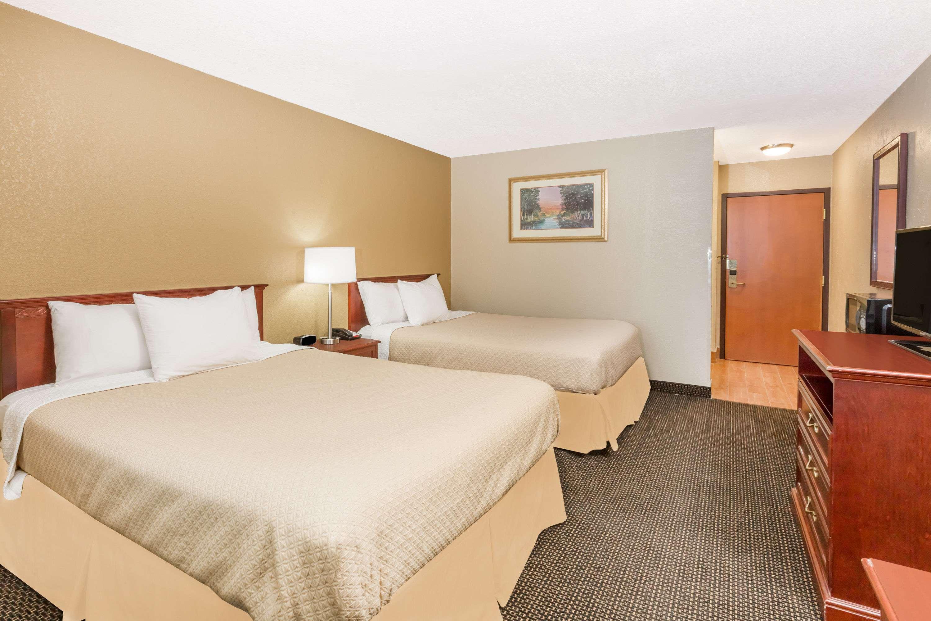 Days Inn By Wyndham West Des Moines Kültér fotó